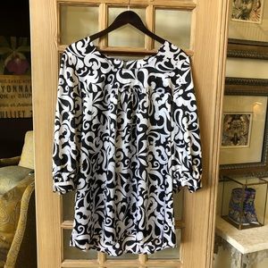 🇫🇷Tunic: Beautiful Black and White NYOT!🇫🇷